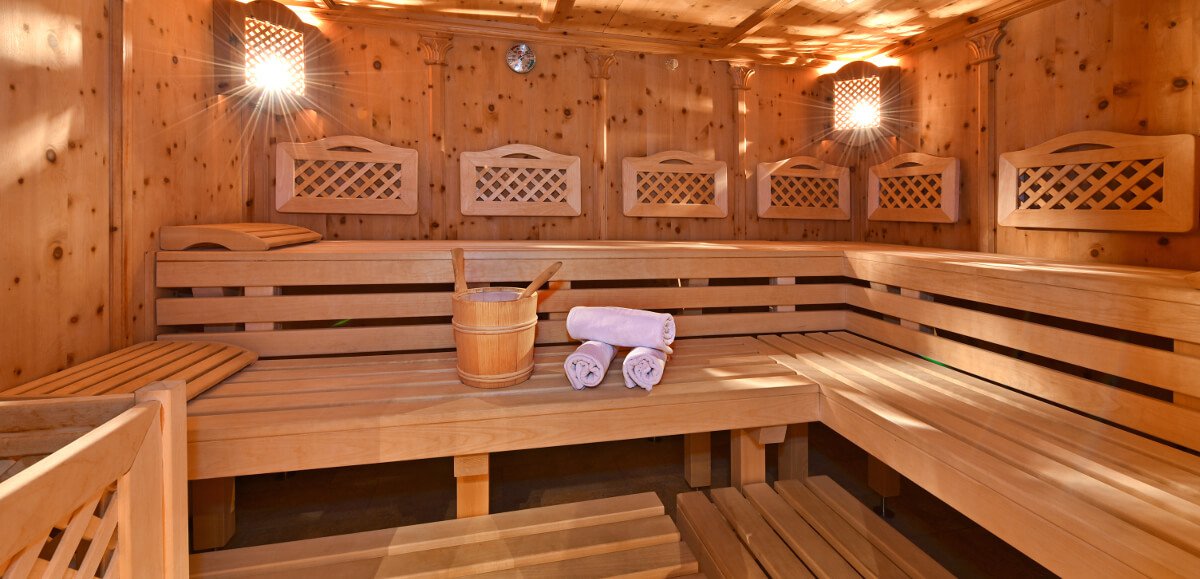 Sauna in legno di pino cembro - vero relax con il re delle Alpi 